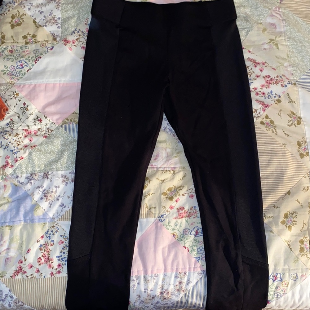 Black Stretchy form fitting pants🖤